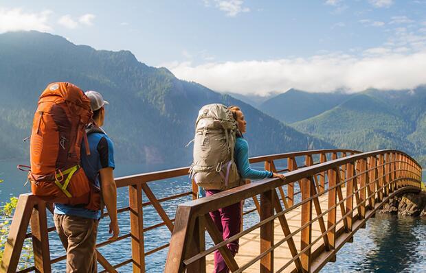 旅行者登山包,背包客选什么品牌的登山包
