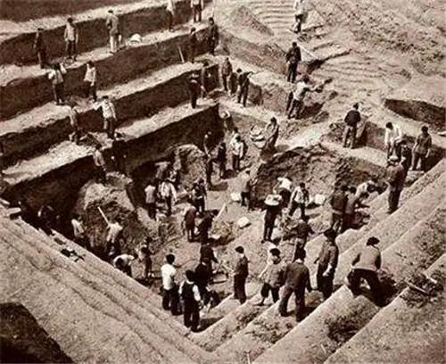 他被称“盗墓界关内第一人”，晚年助力考古队，挖出千年不腐美人