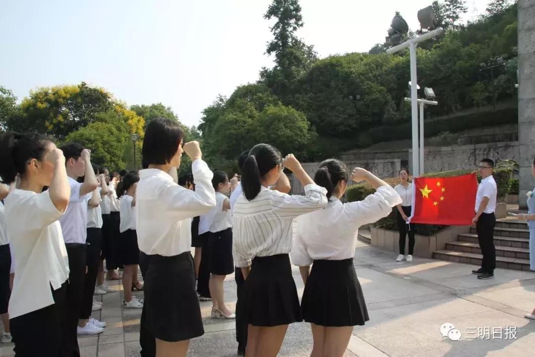 市区两级领导看望慰问广大教师,县领导看望慰问教师和教育工作者