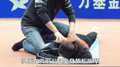 乒乓国手赛前热身练球,运动员赛前训练注意哪些