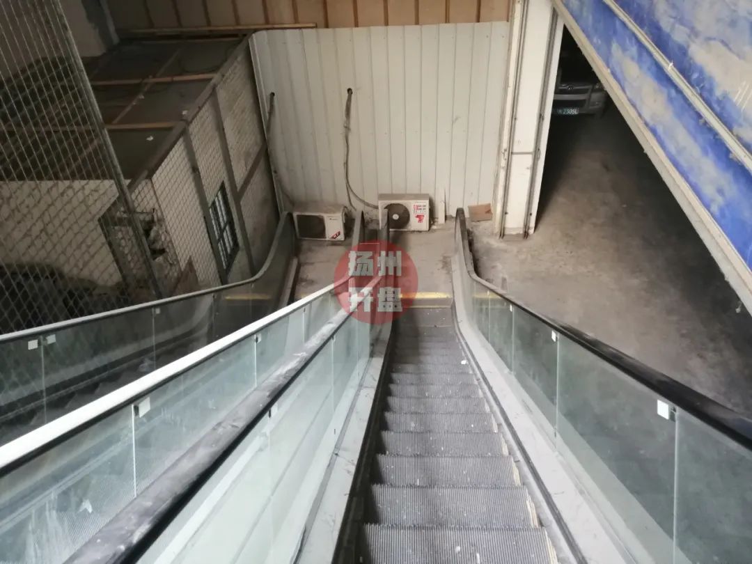 商家血亏！扬州一商场唱起空城计，现场一片狼藉