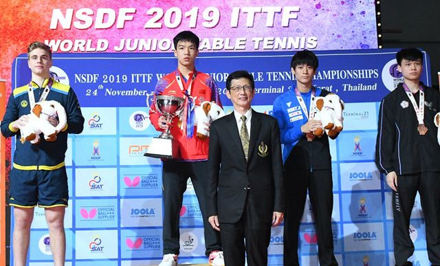 乒乓球张继科差点睡着,刘国梁被下课之后张继科反应