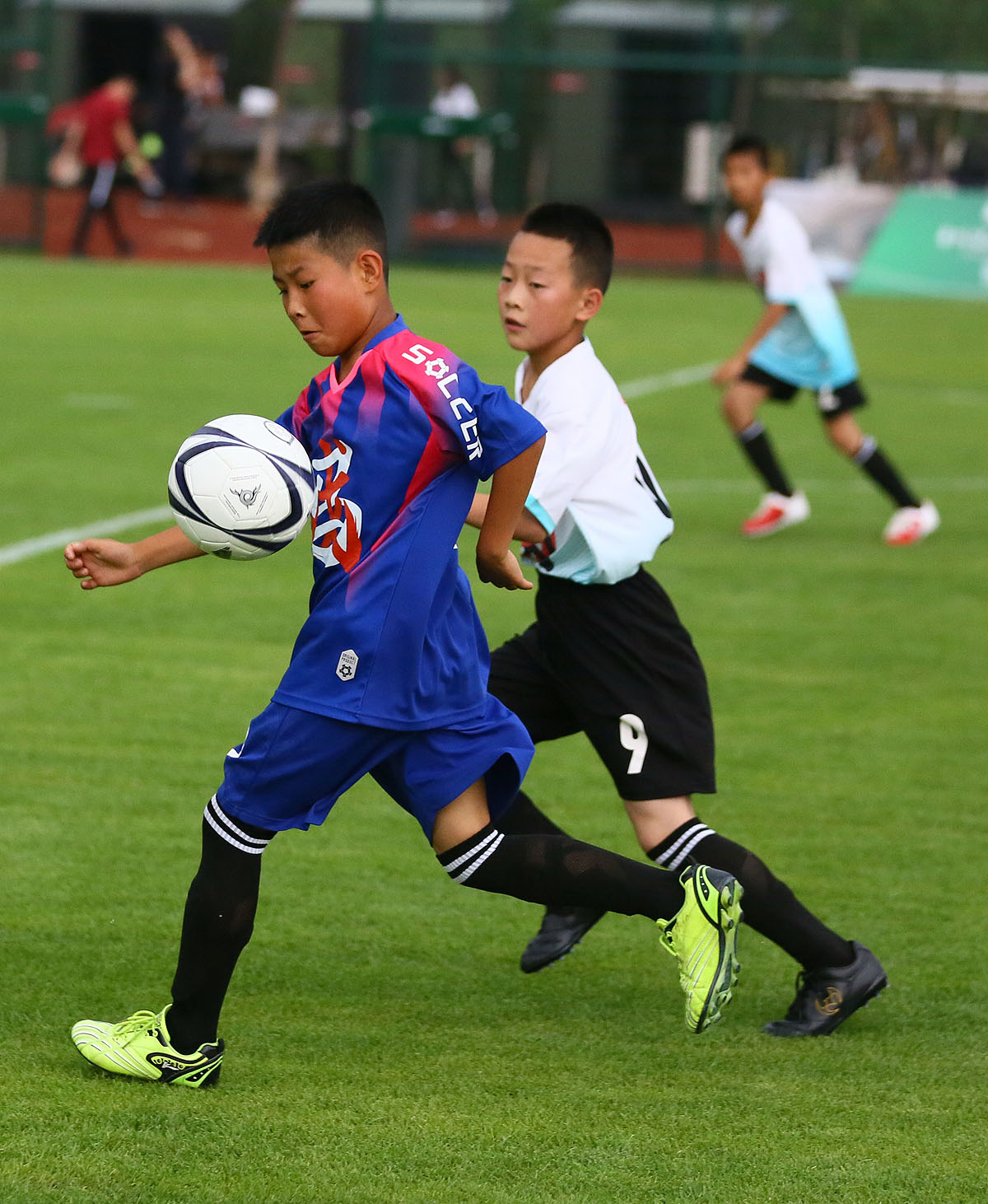 华彬新星杯中西部少年足球联赛,青少年足球比赛足球精神