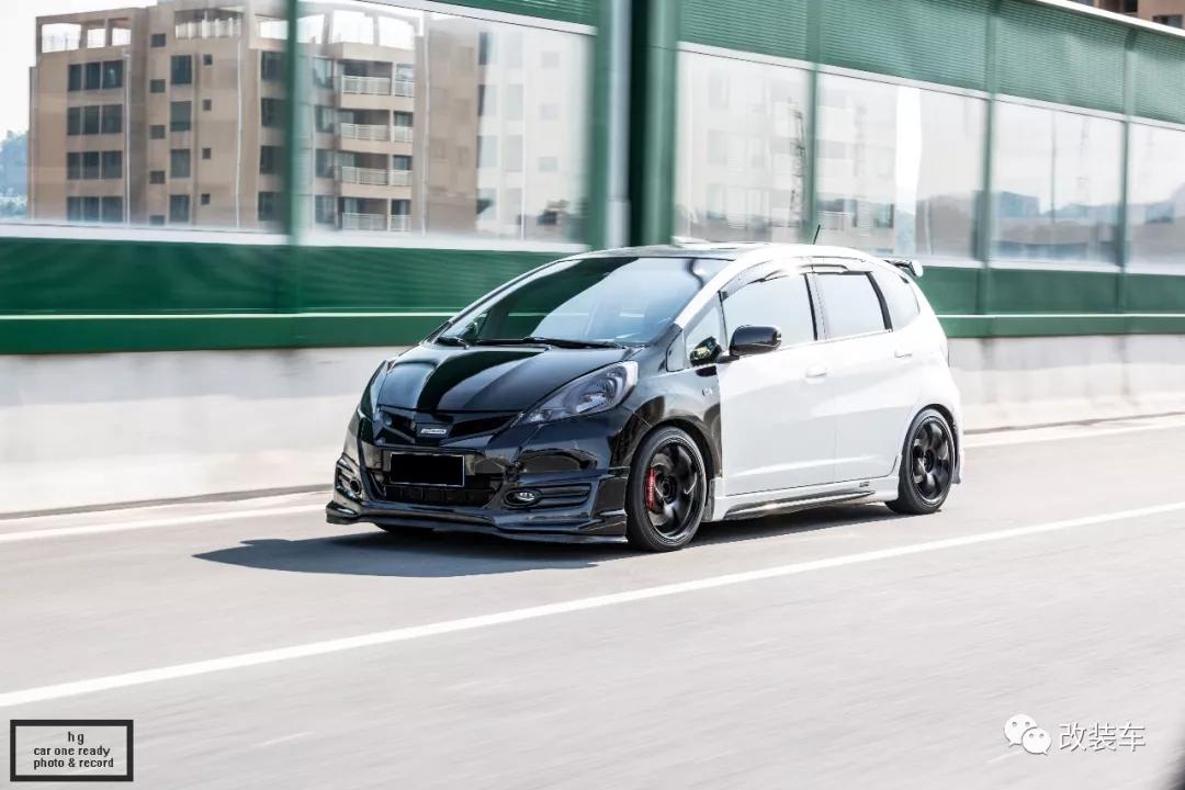 金杯海狮能推着么,金杯海狮可以坐几个人