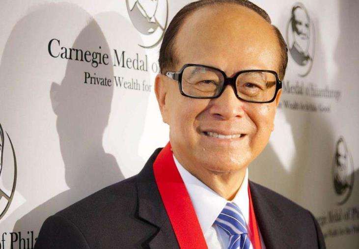 比肩李嘉诚的潮商骄傲，14岁出来打工，用66年跻身世界涂料大王