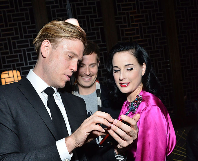 鬼魅娇容，迷倒众生——倾城名媛蒂塔·万提斯