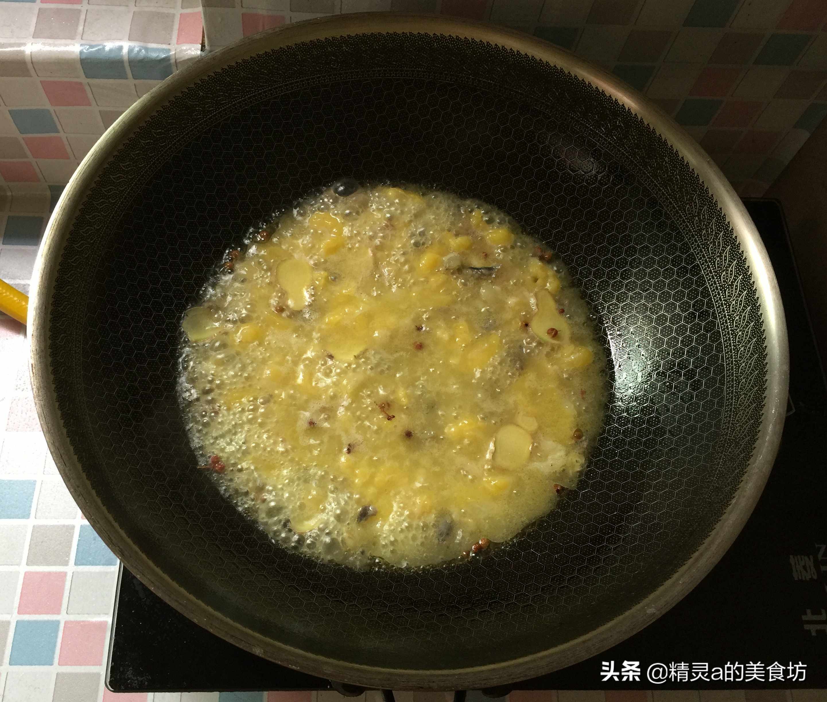 熬鸡油，直接下锅就大错特错啦！学会这一招，颜色澄黄，味道香浓