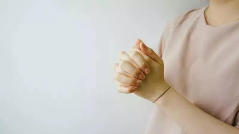 乳腺增生是乳腺纤维瘤的征兆吗,乳腺增生癌变怎么办