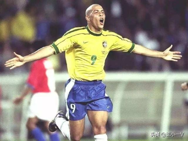 卡福评巴西历史最强,卡福巴西队