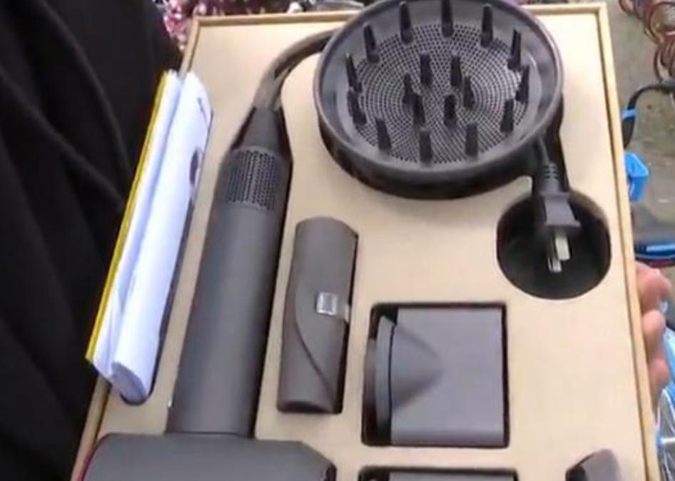 1500元的戴森吹风机肯定是假的么,戴森吹风机包装假冒最新事件