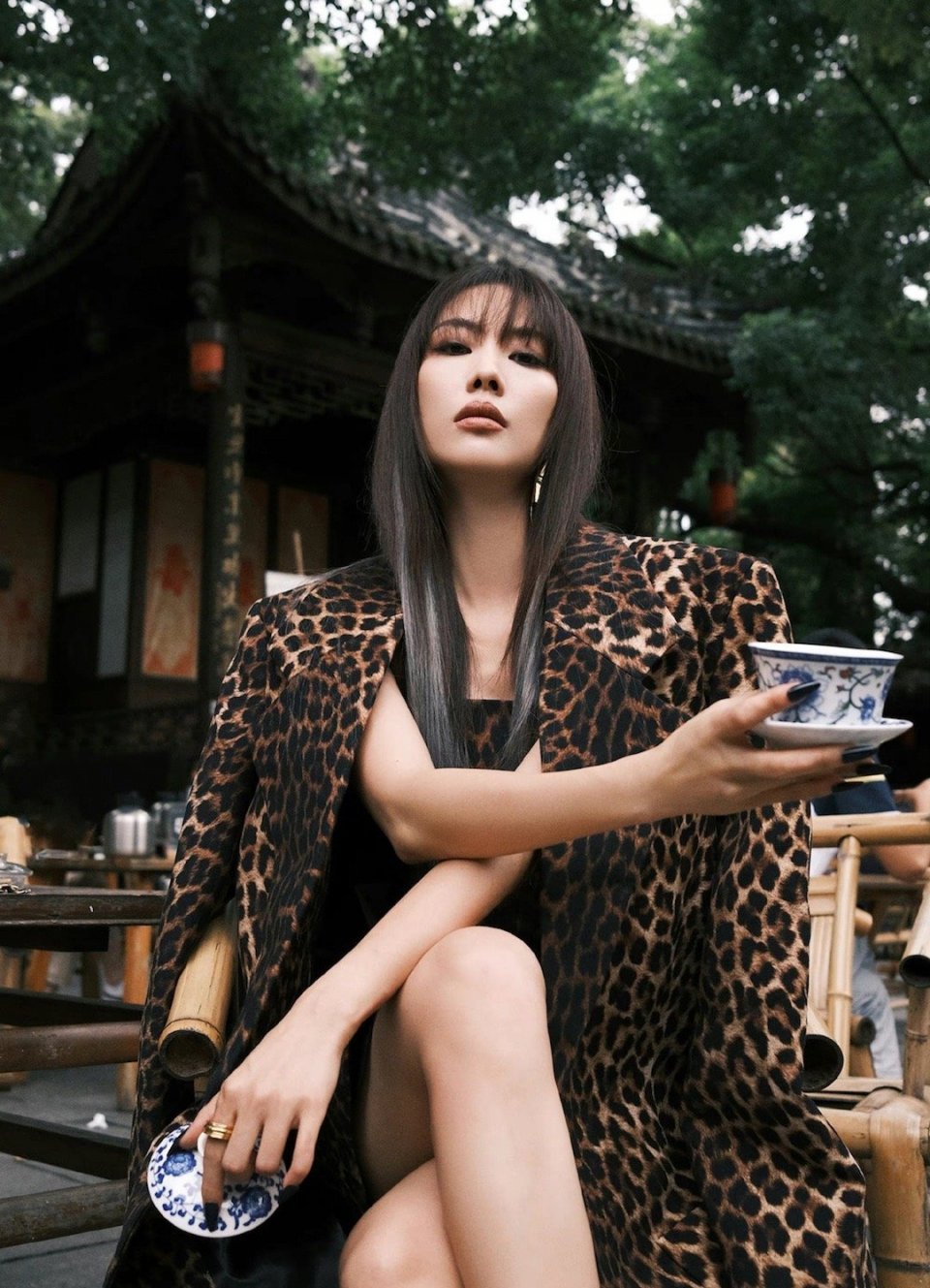 王霏霏红太狼,王霏霏穿大圆点裙子