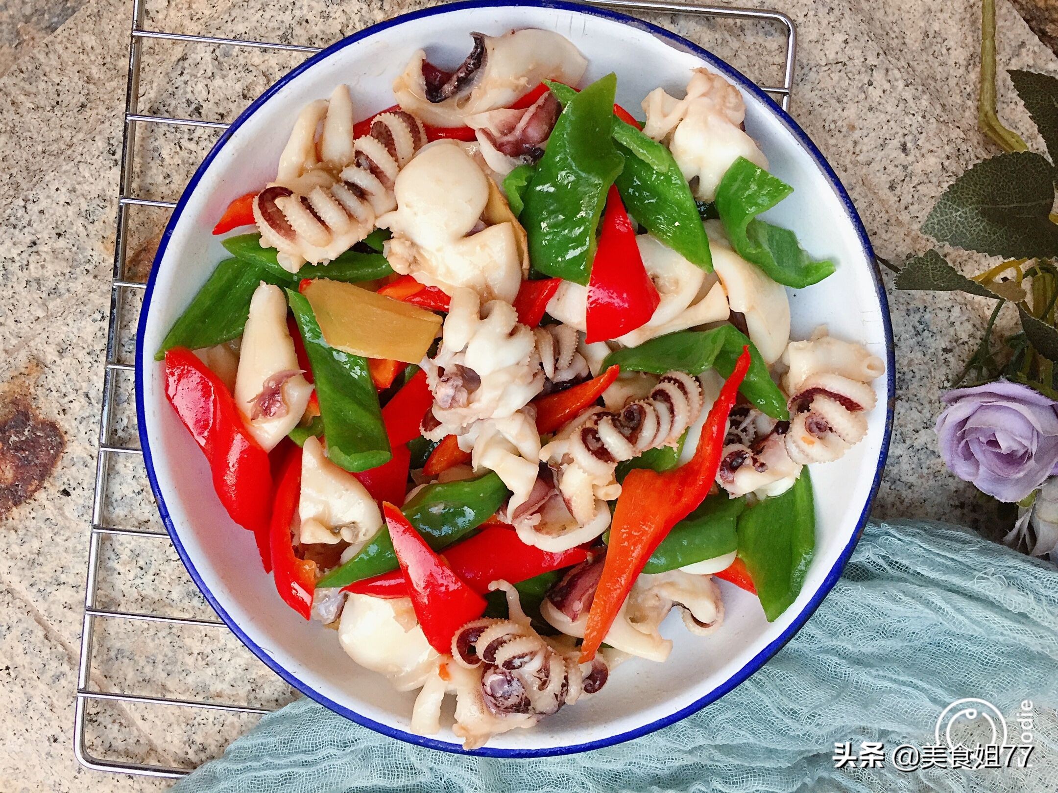 爆炒鱿鱼怎么能让鱿鱼更q弹,鱿鱼怎么炒出来又不腥特别好吃