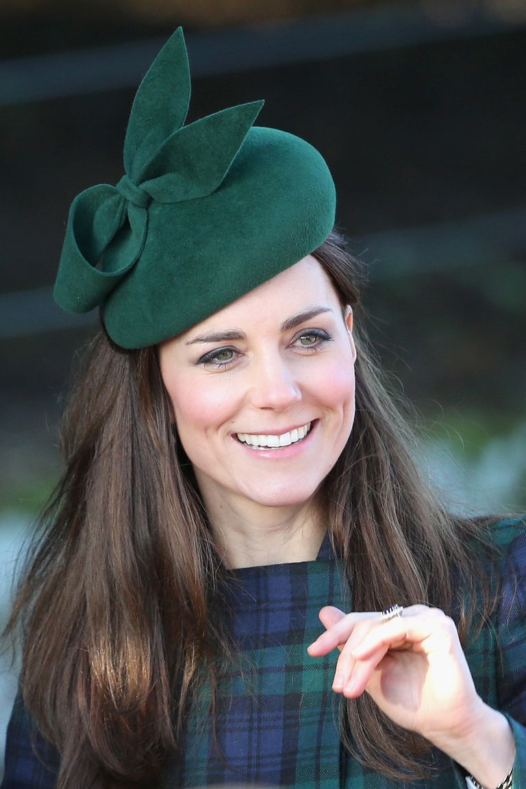 凯特王妃戴戴安娜王妃头饰,凯特王妃戴的是什么头饰