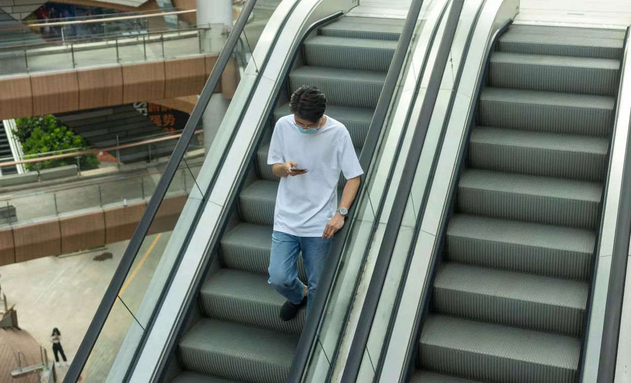 第四代黑科技康宁晶夹膜,国产四代粉陶