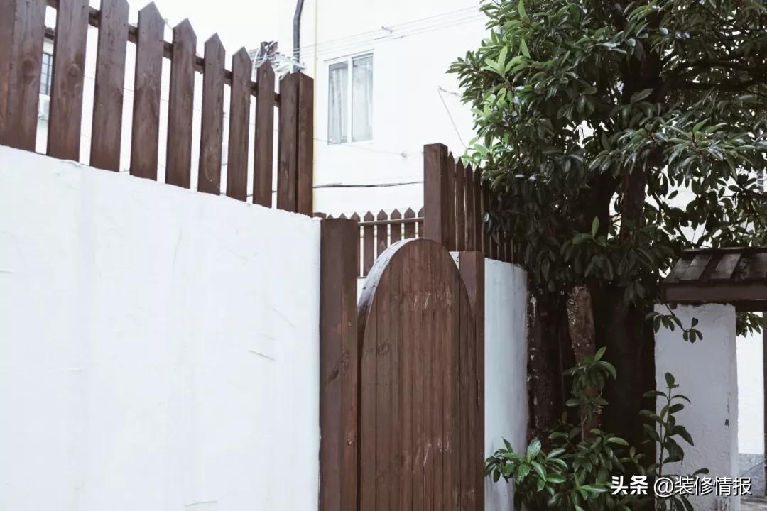 她买下32㎡上海老旧学区房,为女儿打造小桃园还有20㎡舒适大庭院