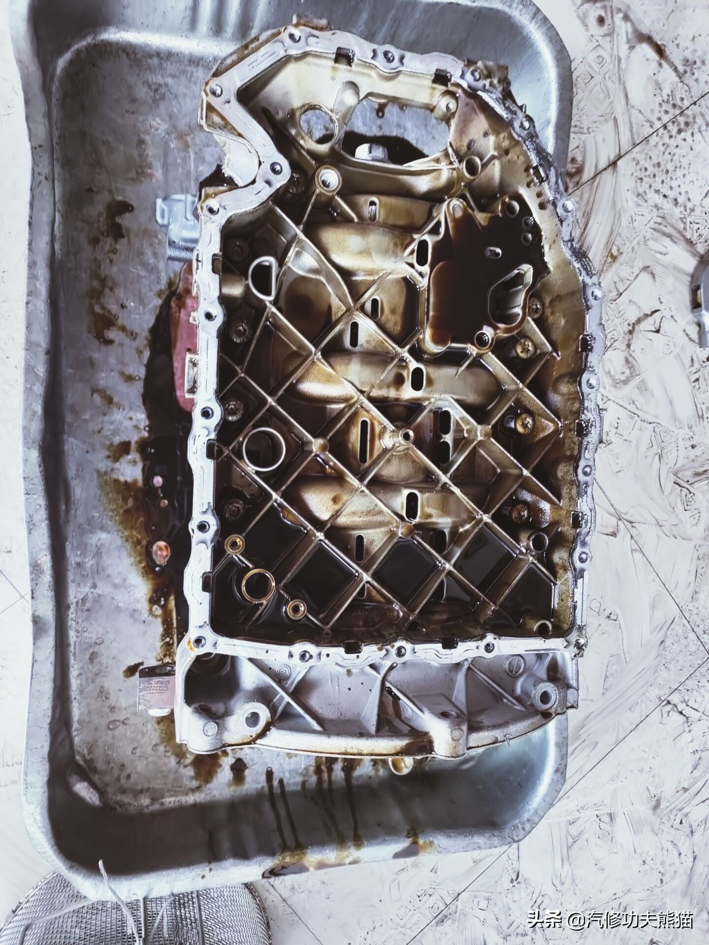 大众夏朗2014款2.0t标配烧机油吗,2016款大众夏朗1.4t发动机烧机油