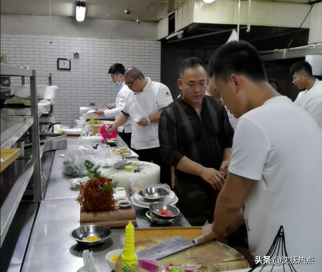 抚顺举办首届“龙盛神盾杯”辽菜名厨大赛