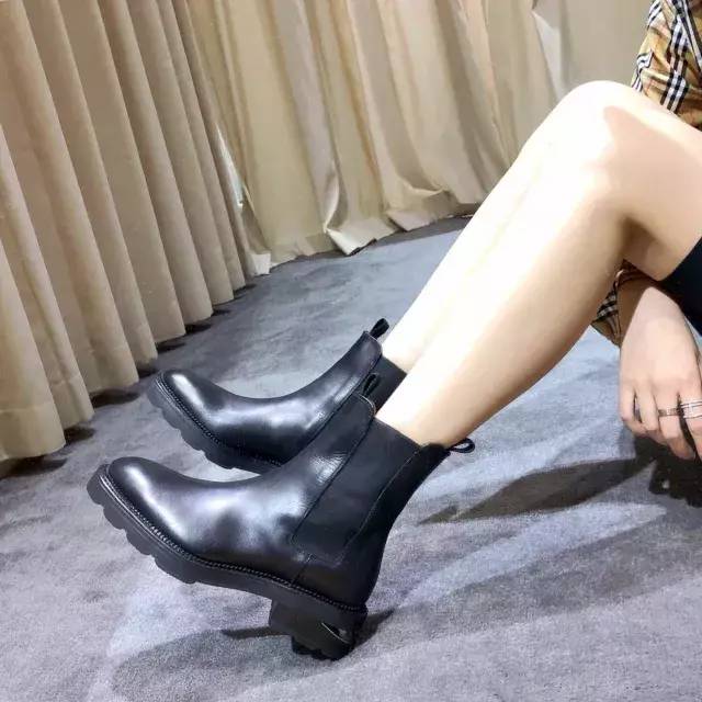 冬天短靴穿什么号,冬天哪种高跟短靴好看