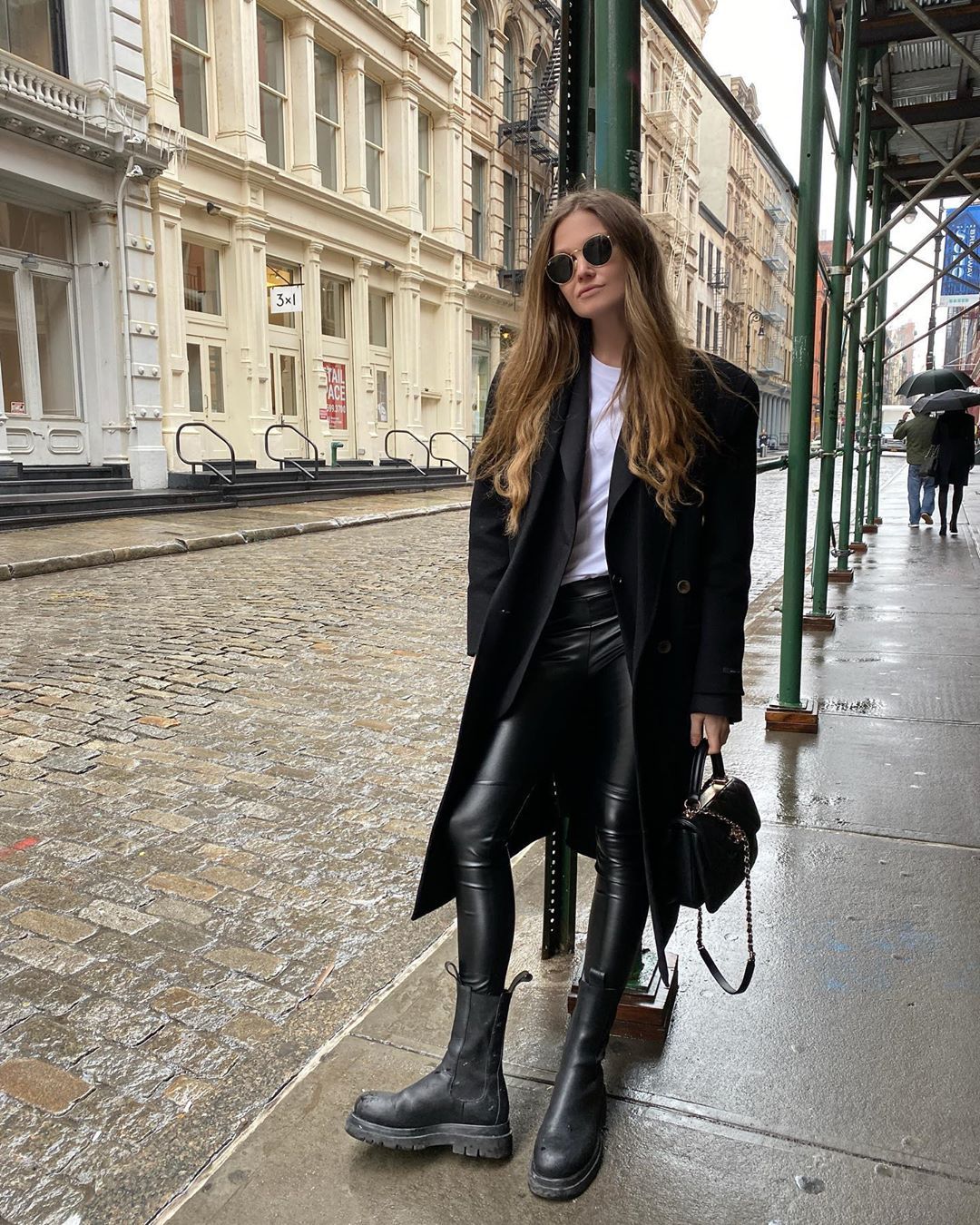 适合小个子粗腿的烟筒靴,今年最火的粗跟烟筒靴