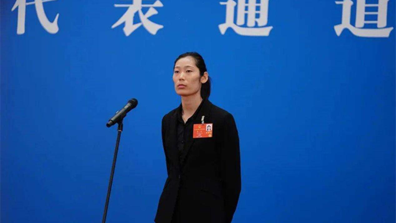 朱婷姚明同框图片,朱婷丁宁