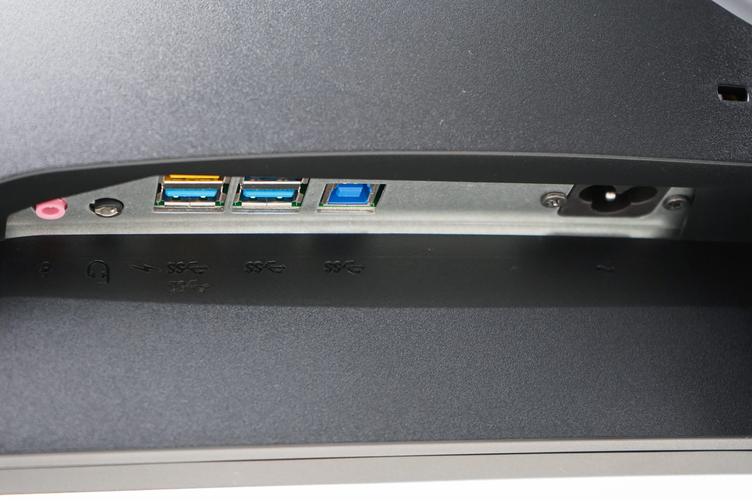 aocag273qcx显示器为什么这么贵,aoc爱攻g273评测