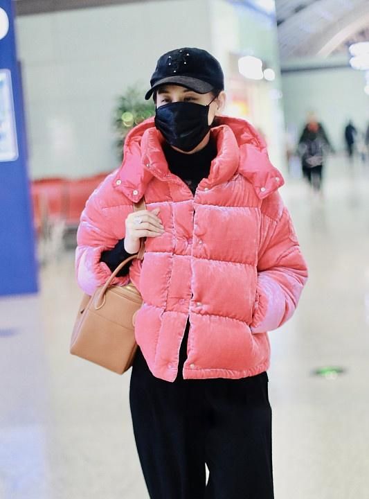 黄圣依20岁到38岁容颜变化,36岁黄圣依惊艳出场