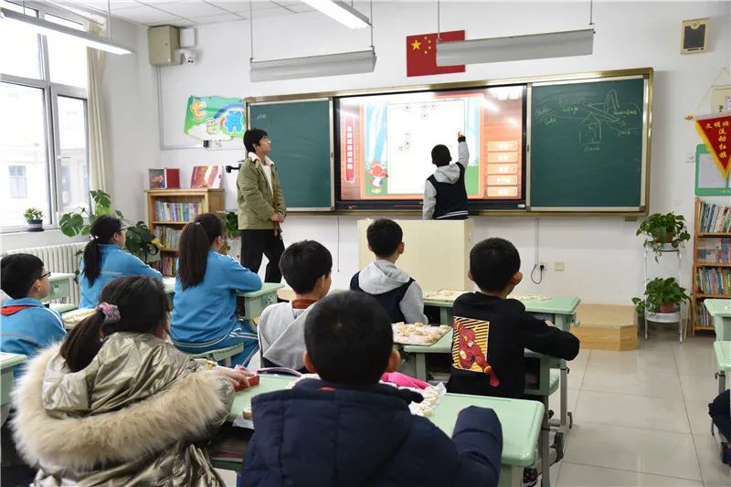 小学有特色的社团活动课,胶州市第六实验小学运动会