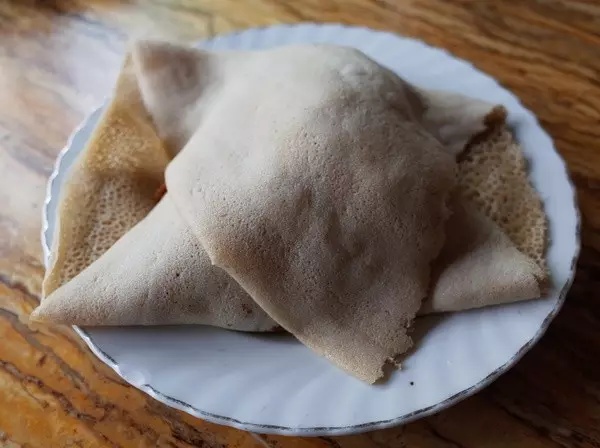 在埃塞俄比亚吃什么，对非洲美食没抱任何期待，甚至带着一丝恐惧