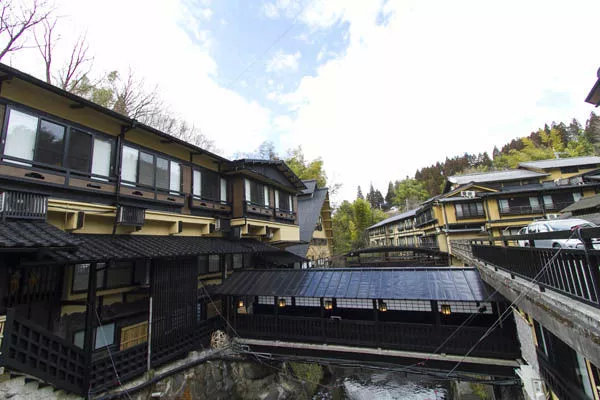 外行去别府，内行来黑川：置之死地而后生，九州最好玩的温泉街