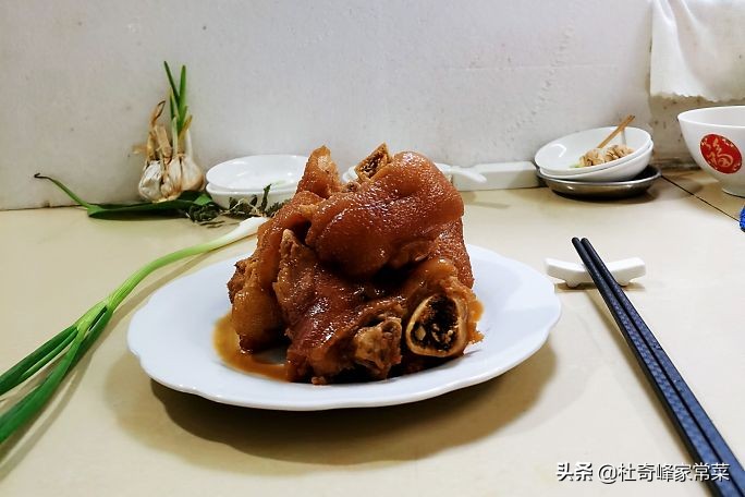 年夜饭猪蹄汤寓意,年夜饭必备家常菜猪蹄寓意