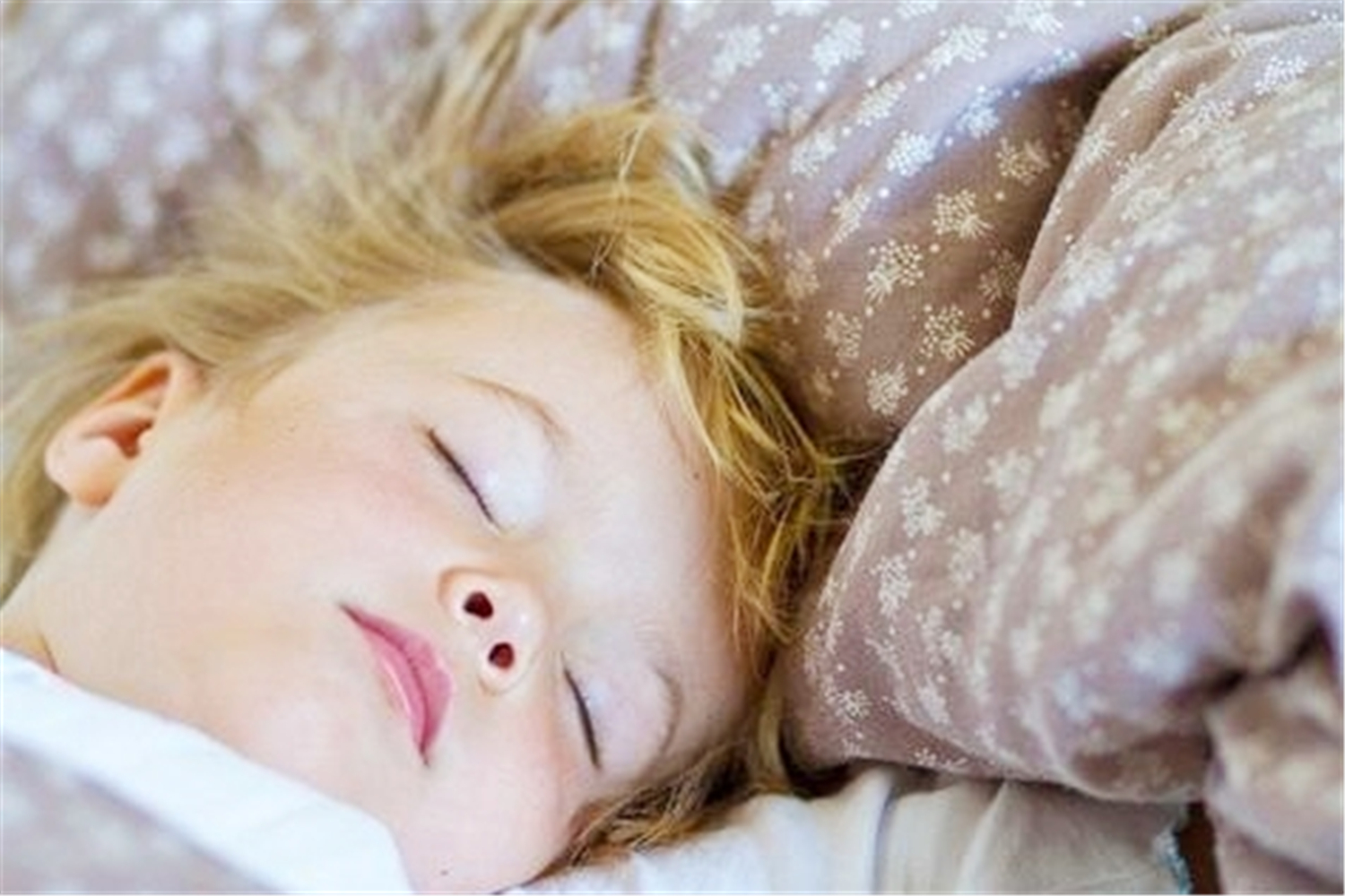 给宝宝睡定型枕,给宝宝买枕头有必要吗