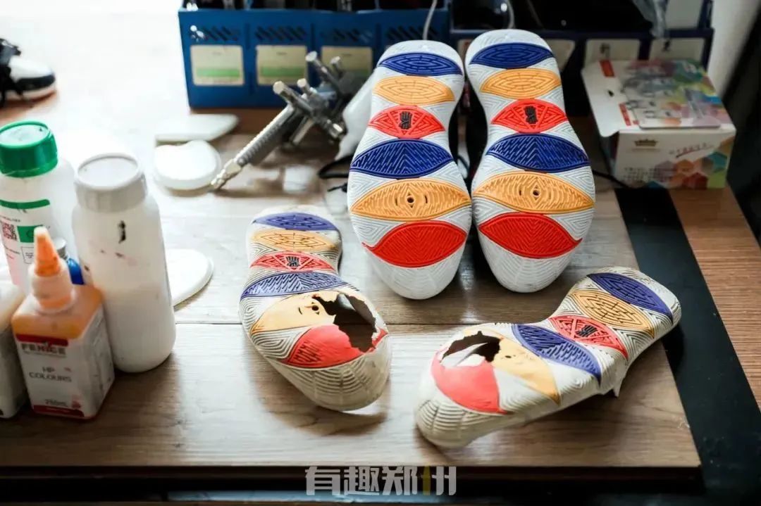 90后男孩子创业做什么工作,郑州27岁小伙修鞋创业