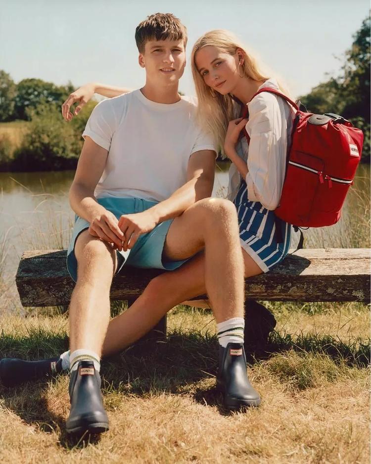 下雨天该不该穿aj,适合在雨天穿的aj