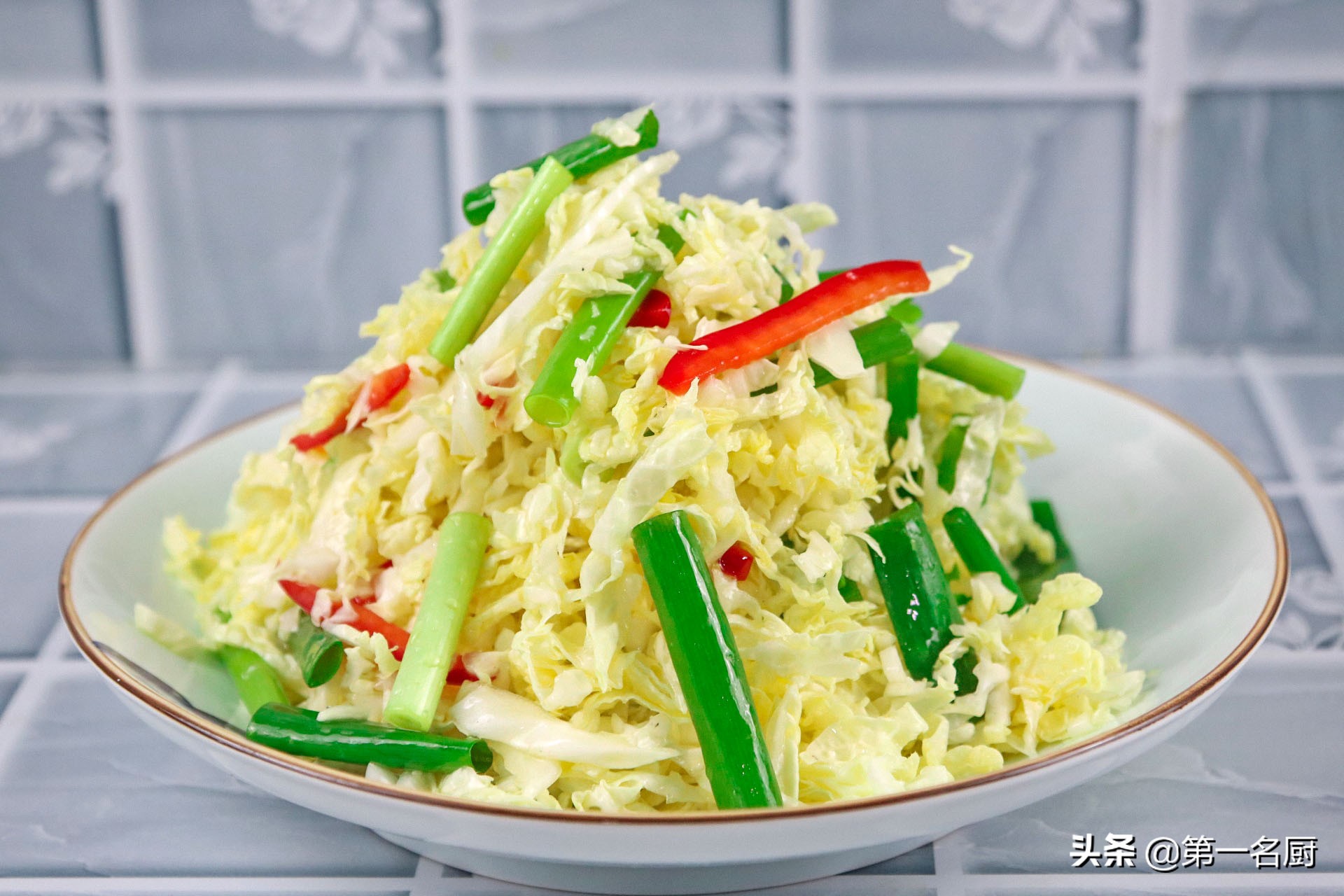 凉拌菜是三伏天最受欢迎的防暑菜,三伏天吃什么凉拌菜好