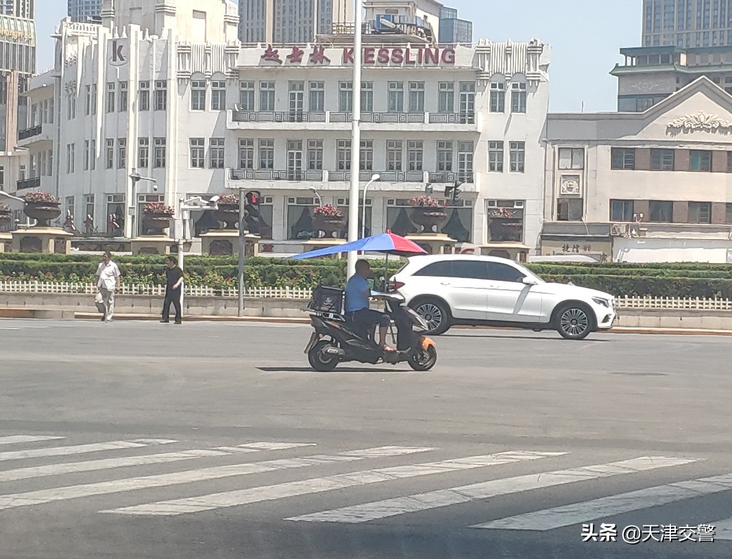 电动自行车遮阳被夏季,电动自行车可以搭遮阳棚吗