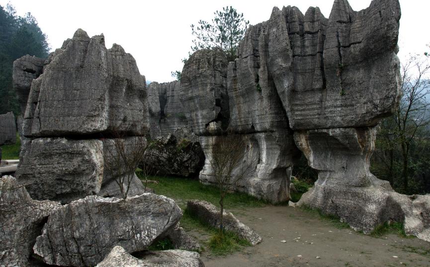 万盛石林风景名胜区和石林风景区,万盛石林壮观无比