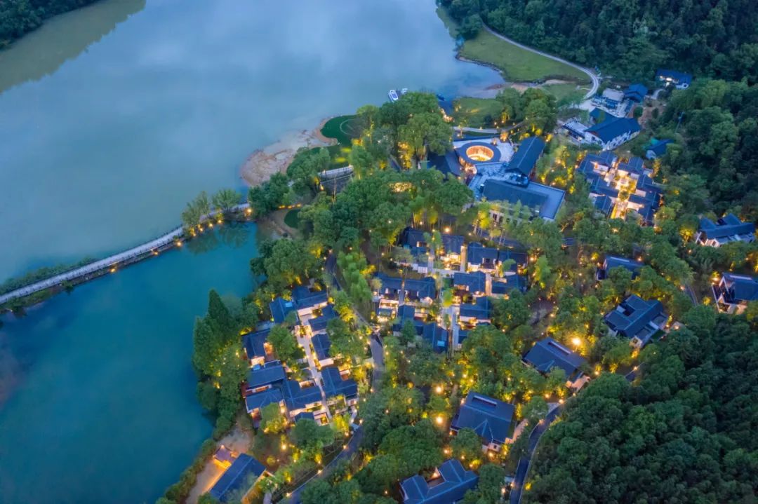 涓栦織涔嬮棿鏂瑰涔嬪,鏂瑰涔嬮棿灏樹笘涔嬪