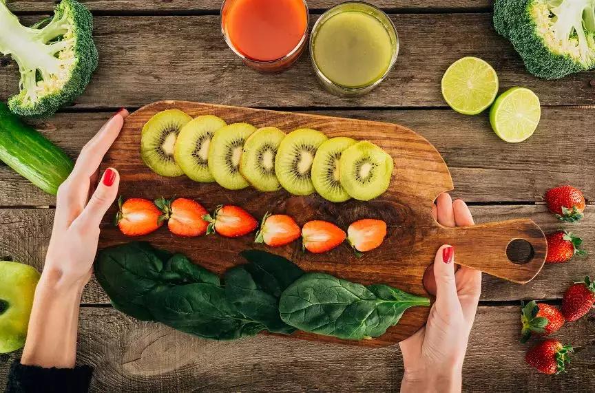 长期挨饿的胃会怎么样,减肥挨饿对胃有伤害吗