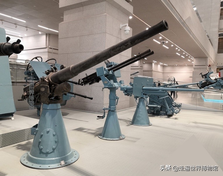 现代军舰装备舰炮,军事博物馆导弹展览品