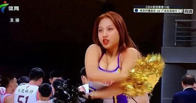 cba啦啦队员背后的故事,cba啦啦队胖女孩