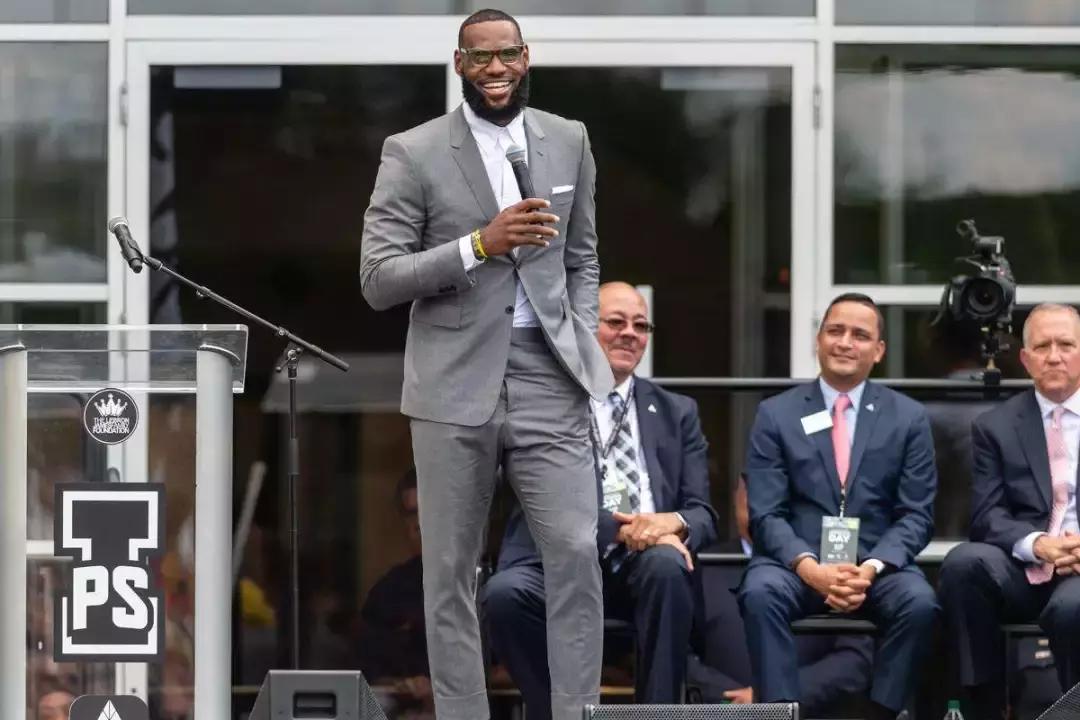 逛lv店的着装,逛lv买些什么