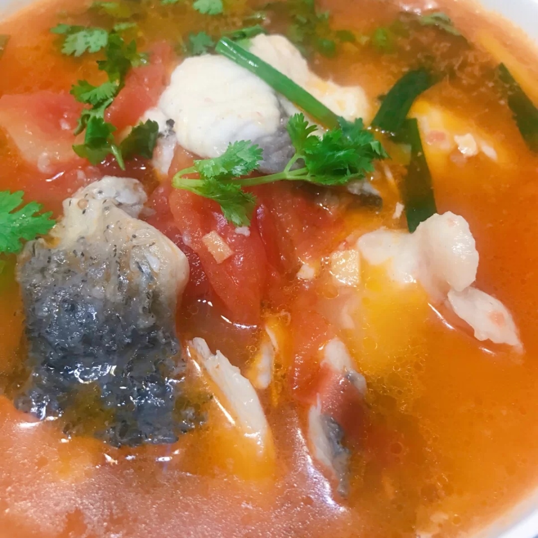 味美鲜美的奶白鲫鱼豆腐汤,鱼汤最开胃的吃法肉肥汤鲜