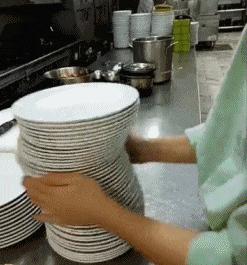 去按脚碰到前女友，怎么化解尴尬