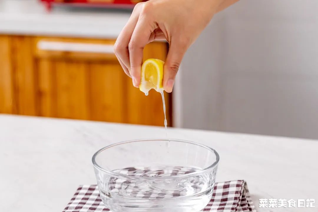 上班族午饭微波炉加热,微波炉解决一日三餐