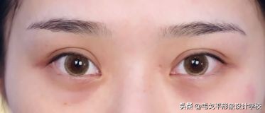 怎么避免眼妆脏,怎样防止眼妆脱落