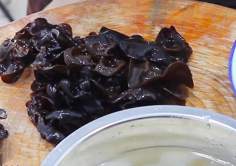 山药这样做又白又脆,山药这样做不粘不变黑