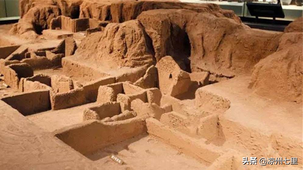 酒池肉林这样穷尽想象力的奢靡,是否是殷商*国亡**的主因?