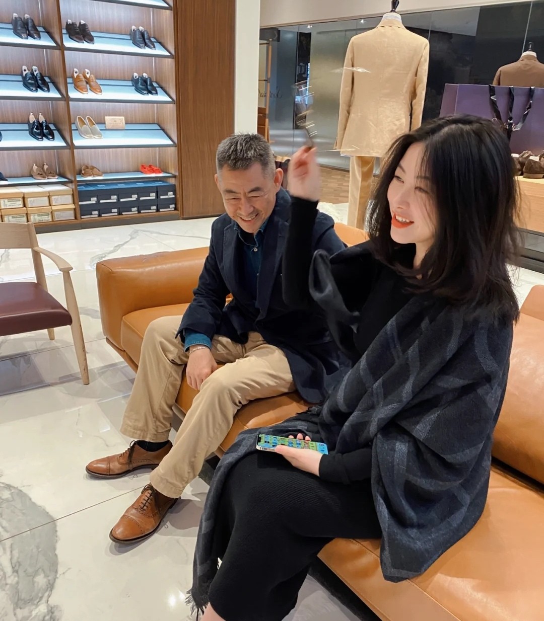 朱珠挺孕肚亮相,朱珠王昀佳婚礼