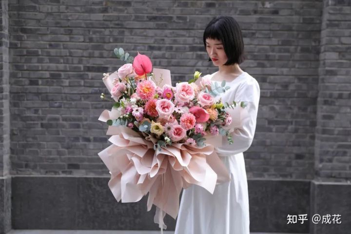 卖花包装纸选什么颜色,新手开花店怎么选择包装纸