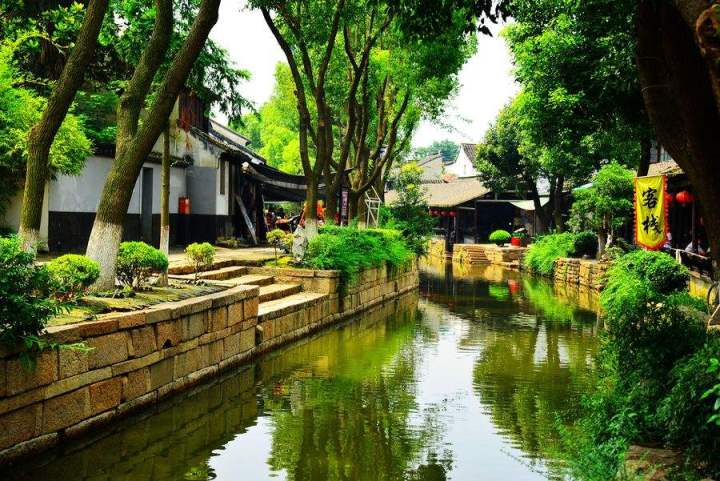 避暑的7个最佳城市,夏天一定要去的十大避暑古镇